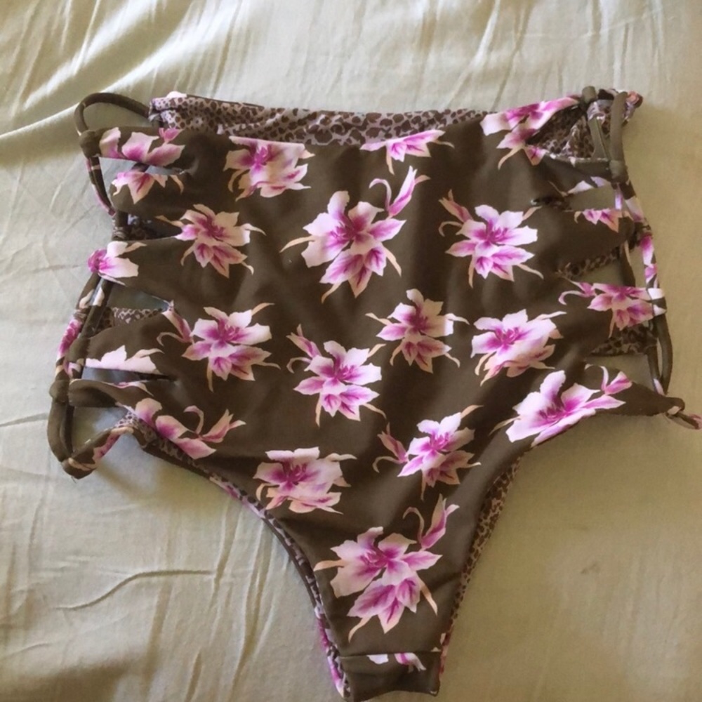 SOLD Acacia bottoms